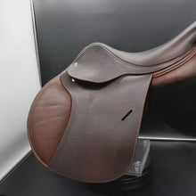 Load and play video in Gallery viewer, Mon Sellier - Pony saddle 15.5&quot;
