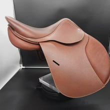 Load and play video in Gallery viewer, Pony Saddle - 15.5&quot;
